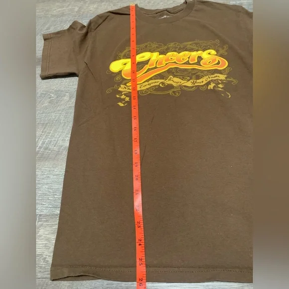 EUC Women’s Graphic Cheers T-Shirt - Small - Picture 4 of 5